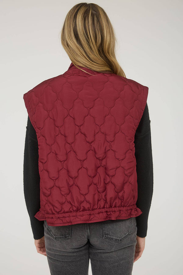 TIE DETAIL SNAP BUTTON DOWN QUILTED PUFFER VEST: BURGUNDY