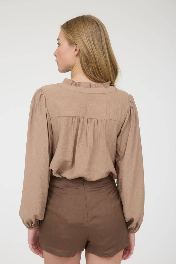 RUFFLE NECK BUTTON DOWN LONG SLEEVE TOP : MOCHA
