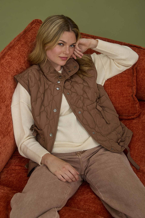 TIE DETAIL SNAP BUTTON DOWN QUILTED PUFFER VEST: BROWN