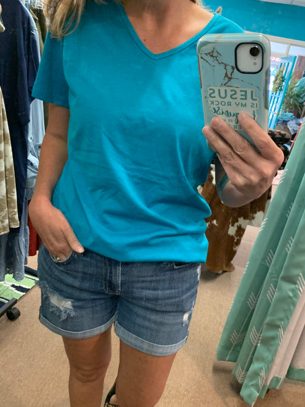 Turquoise essential v-neck short sleeve top with curved hem